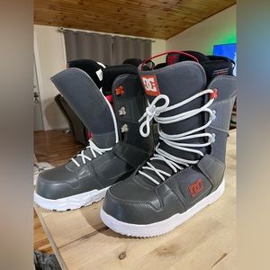 DC snowboard boots Mens 12 / fit like 11